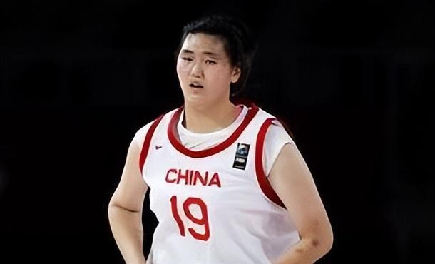 揪张子宇头发的日本球员曝光!14号田中,偷偷掐人!宫鲁鸣愤怒