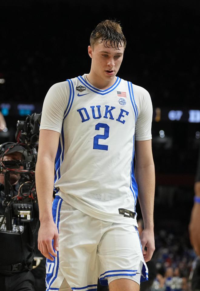 美媒晒ESPN评级并配文:ESPN该有人卷铺盖走人了