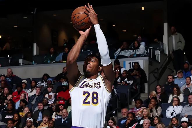 明明狀態(tài)相當不錯，然而湖人鋒線大將卻得不到足夠球權(quán)作為支持？...