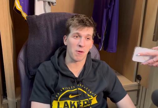 首位空接助攻父子球员?里夫斯:太酷了,我第一时间就告诉了詹姆斯