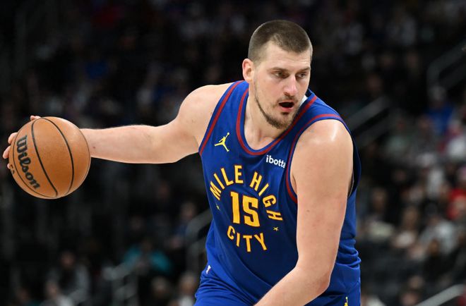 季后赛砍下40分20板5助有多难?NBA历史仅4人,现役2人上榜