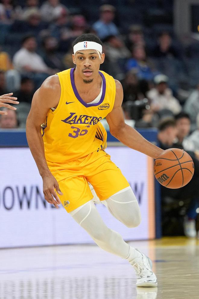 美记:贝兹利的伤势看起来不妙 他的亮眼表现配得上重返NBA