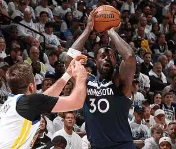 随着勇士93-117森林狼G2的比赛结束,NBA季后赛最新积分榜如下!