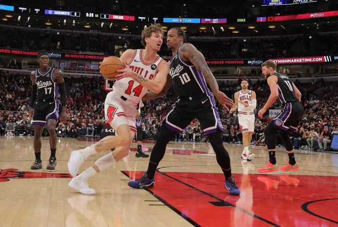 4戰(zhàn)全勝東部第一！公牛大勝?lài)?guó)王拉文30分 威少加盟5戰(zhàn)4敗