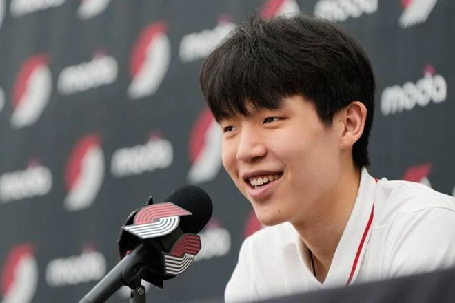 杨瀚森7月12日首秀战勇士!一句话接地气美媒刷屏:他像我们一样