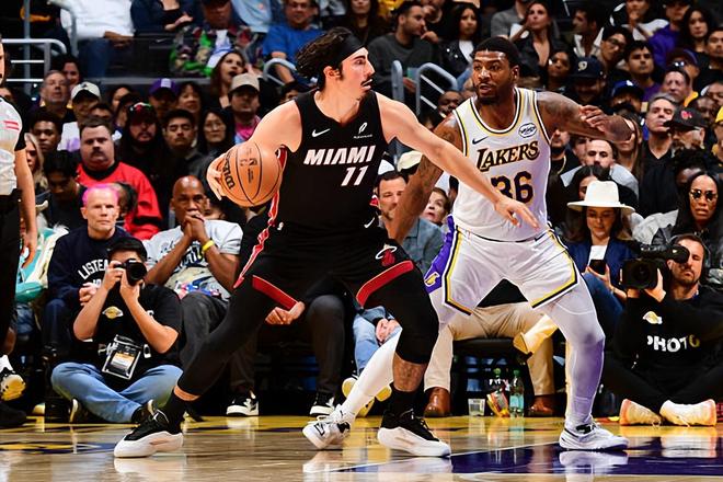 打爆湖人防线!热火侧翼新星都打成这样了也没必要再打替补了吧?