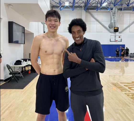 59+41+22!火箭勇士湖人都要!杨瀚森首轮三级跳!