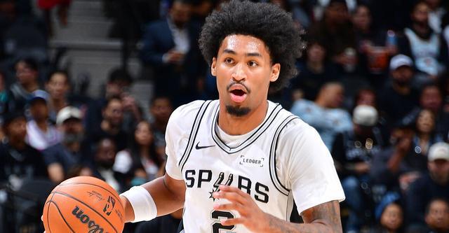 马刺榜眼迪伦-哈珀对阵太阳左小腿受伤提前退场...