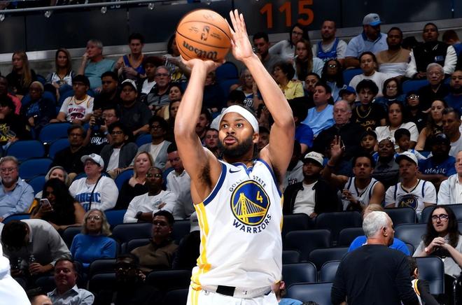 前一场爆砍32分后一场状态跌落谷底，勇士侧翼新星也太不稳定了吧...