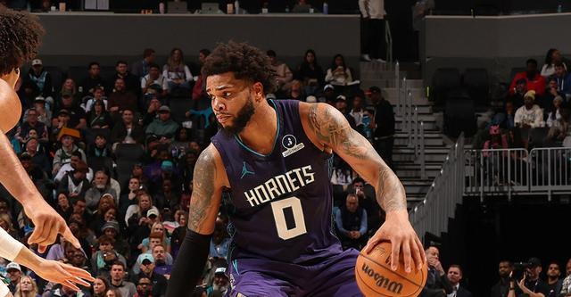 小橋20+6羅林斯25+6 黃蜂戰(zhàn)勝雄鹿結(jié)束三連敗