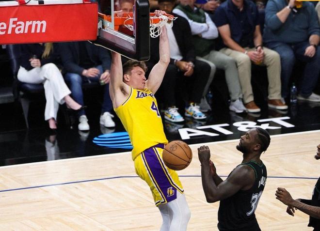 里夫斯逆天絕殺！湖人真的太強(qiáng)了，新援超級(jí)爆發(fā)！蘭德?tīng)柨湛?3+6