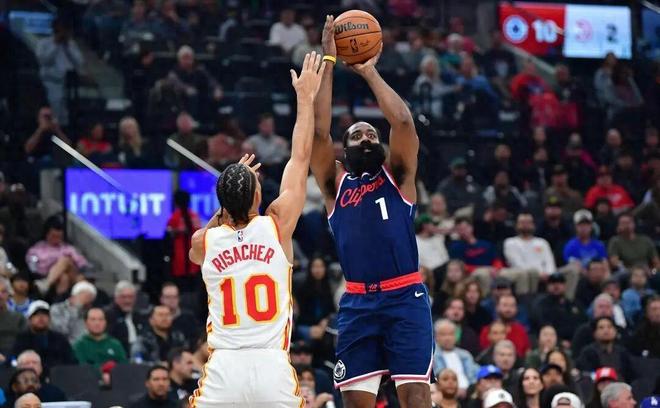 哈登都36了，現(xiàn)在都是年輕人的時代，鮑爾默屯一堆老年人...