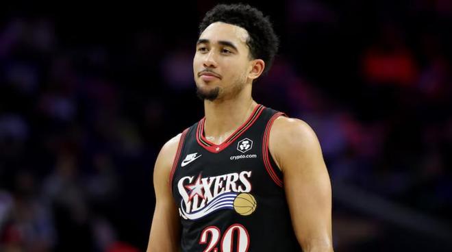 你也被下放了？“魔仙哥”麦凯恩被下放到G联赛，将参加2场比赛...