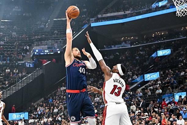 比賽觀感太糟糕了！快船內(nèi)線支柱的下滑幅度明顯偏大了一些？...