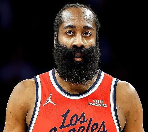 Shams報(bào)道：多名高管認(rèn)為快船應(yīng)該交易主力，換取未來籌碼！