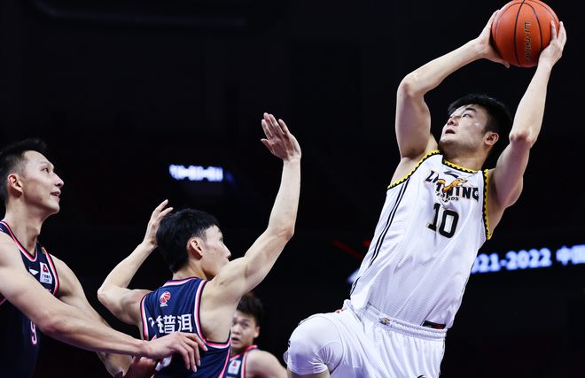 官宣！遼籃四冠功勛因傷提前選擇退役，曾單場狂飆10記三分轟33分