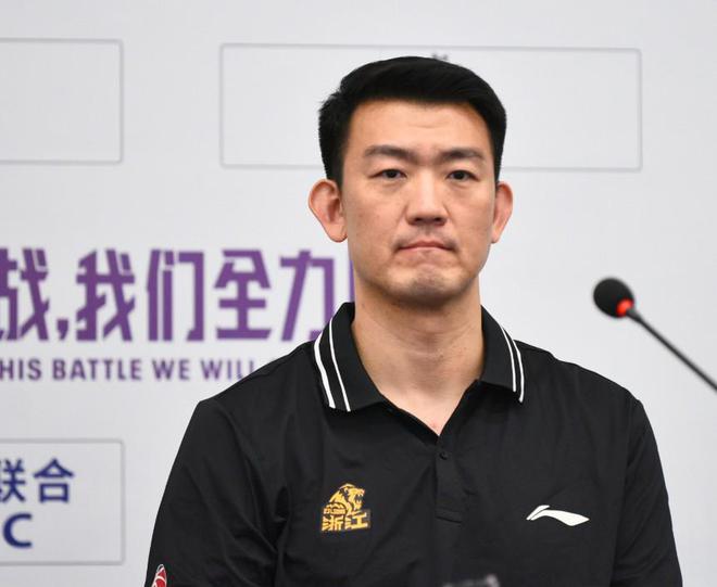 突然斷電，廣廈男籃末節(jié)僅拿到9分，其中6分來自罰球