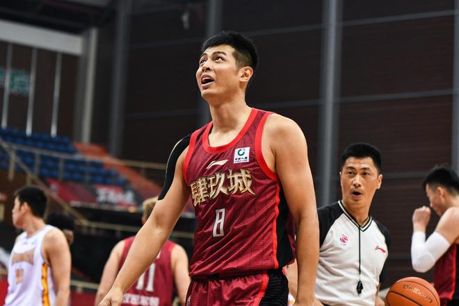 方硕：首钢和国安这么多年感情&他们全队都来了，我们也不好意思不赢
