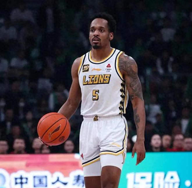 CBA瘋狂一夜！北京隊(duì)崩盤原因曝光，孫銘徽賽后一針見血