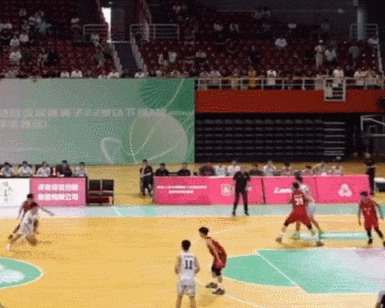 炸裂！首秀轰下23分17板！中国未来第一持球前锋……