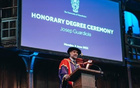 瓜帥被曼徹斯特大學(xué)授予榮譽(yù)學(xué)位，以表彰9年來對這座城市的貢獻(xiàn)