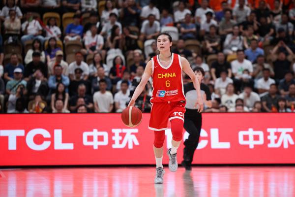 箭如雨下！中国女篮全场三分球32中17 命中率超五成
