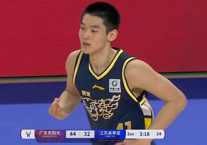 CBA疯狂一日！广东26分大胜江苏，广厦险胜山东，同曦惨败宁波