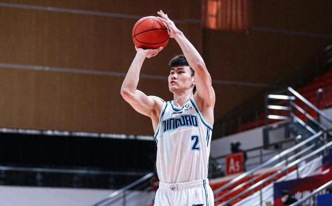 CBA这五位球员！既能进攻又能防守，却无法入选国家队