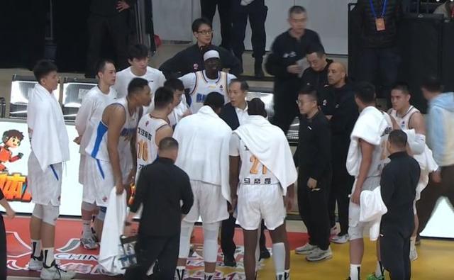 CBA杯｜翟曉川、張才仁火力全開 北汽男籃陣容齊整顯威力