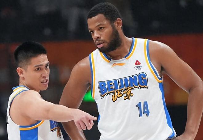 首鋼外援惹眾怒！2戰(zhàn)5分連續(xù)葬送比賽，教練：太軟！球迷：快裁掉