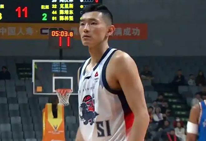 高诗岩关键5分导演逆转，山东男篮战胜北京，与青岛争夺晋级资格