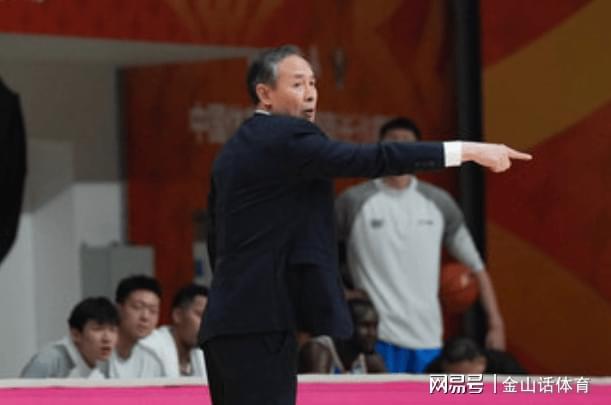 這也太坑了！拿600萬頂薪，兩場杯賽僅得4分，球迷: 要不退役吧