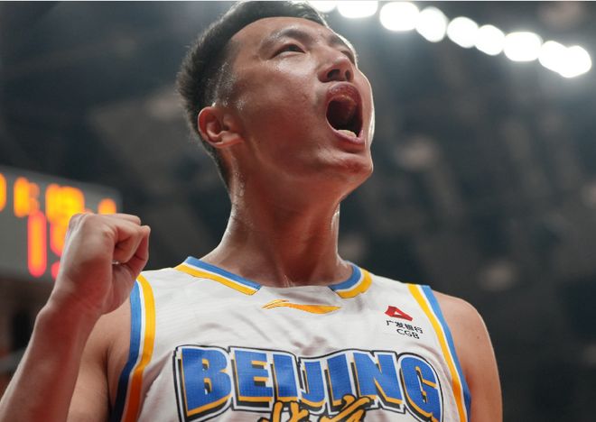 總決賽重演北京丟扳平三分惜敗廣廈 胡金秋9中8翟曉川被肘擊臉部