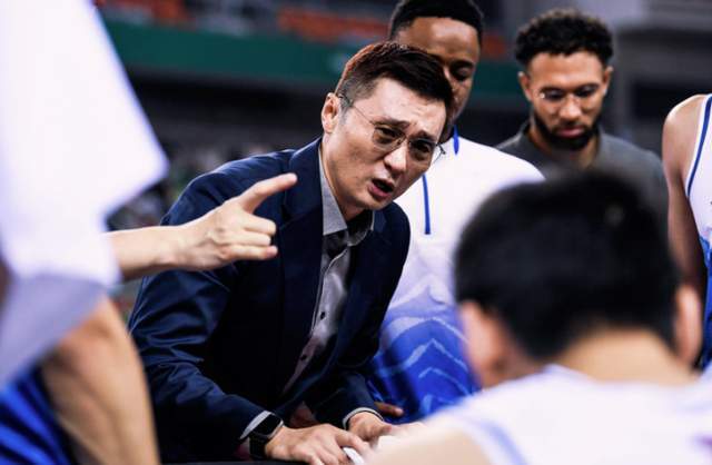 離譜！這外援選的，一人被裁，一人想家走了，CBA勁旅緊急尋洋槍