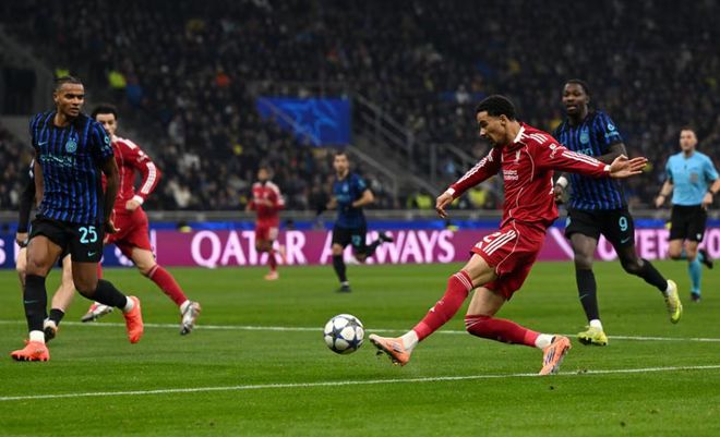 歐冠狂歡夜：拜仁逆轉(zhuǎn)追平阿森納，利物浦激戰(zhàn)國米，巴薩陷入絕境