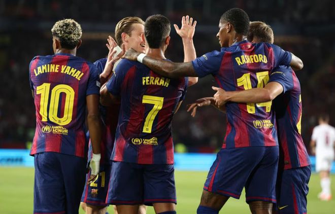 歐冠3分鐘轟2球！巴薩天降神兵：后衛(wèi)頭球梅開二度，從地獄到天堂