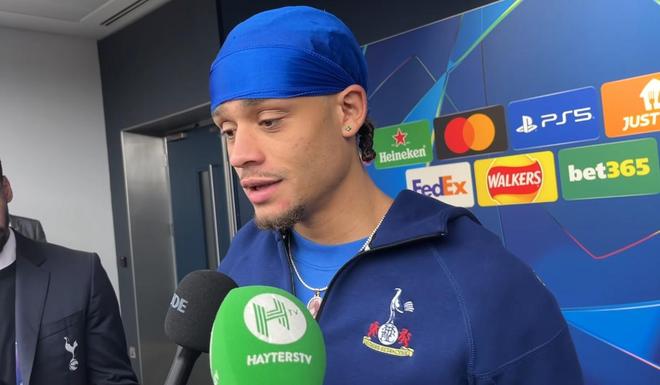 哈維-西蒙斯：很享受現(xiàn)在的狀態(tài)；我和孫興慜稍微聊了一下