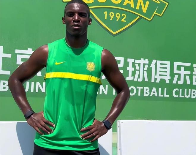 国安刚踢完主场与麦克阿瑟的比赛，核心外援就连夜离队，让人意外