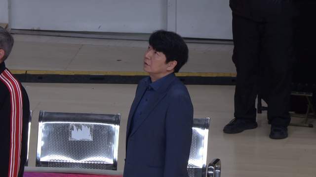 CCTV5+直播，山东男篮有黑马实力，3后卫争主力，高诗岩PK廖三宁