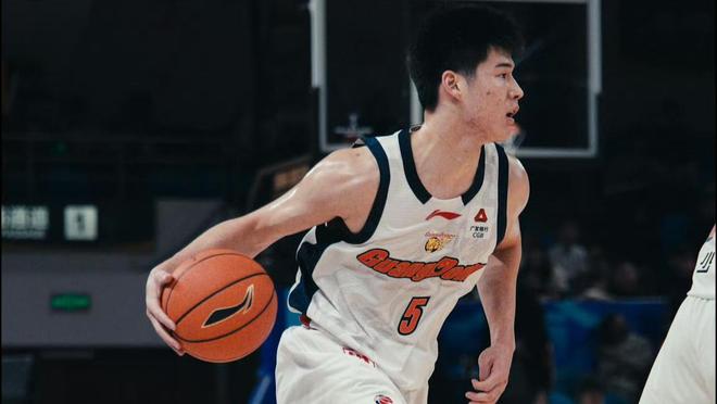 亮剑！广东新赛季首战三大杀招，跑轰风暴席卷CBA