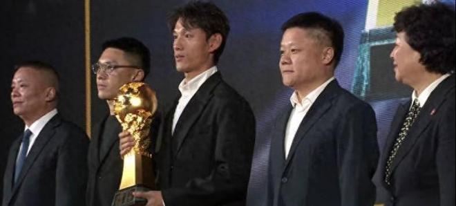 中超冠军无一获奖王燊超高情商 泰山荣膺4项奖 最佳主帅落户中原