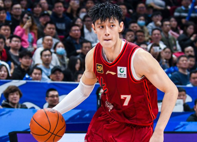 北京主帅许利民：曾凡博尚未和球队沟通好 引进赵睿因看到他蜕变