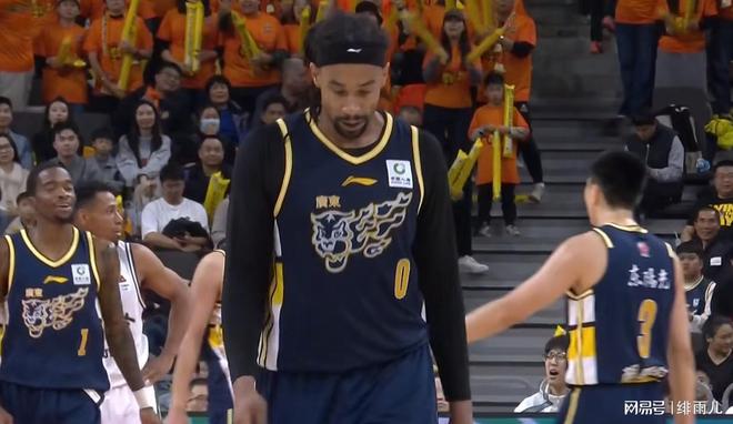 差点被同曦队绝杀！焦泊乔不是广东内线答案，杜锋要的是沈梓捷？