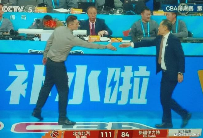 这也叫外援？ 焦点战0分0板0助，连续2场正负值倒数第1，球迷:滾