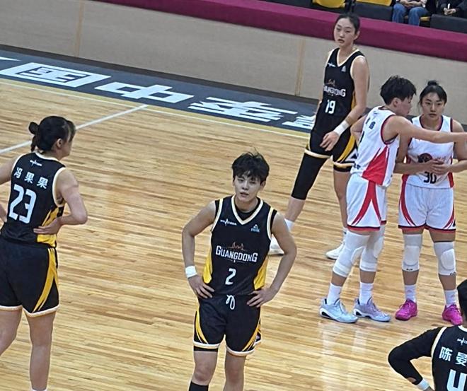 争议不断！WCBA被指主场哨明显，卫冕冠军受益，武汉被针对