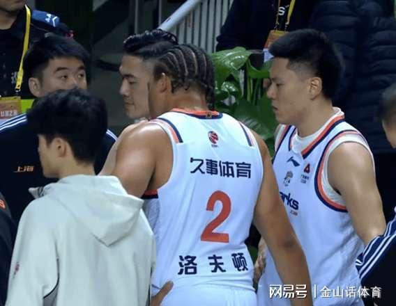 这哪说理去？输同曦卢伟不批评0分0板0助锋线，却甩锅2名辽篮旧将