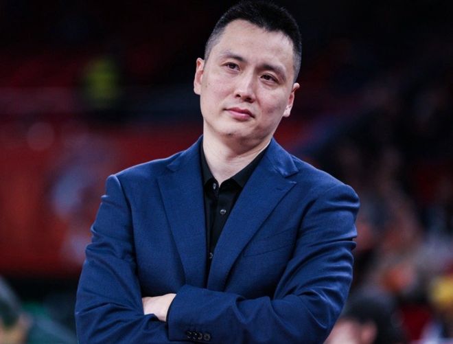 盧偉執教上海純掛機？攻守戰術一塌糊涂，球員欺負也不施壓裁判？