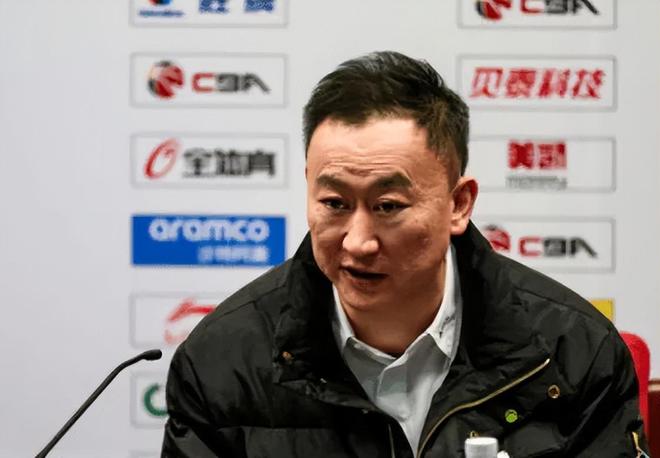 青岛胜同曦发布会！双方都提篮板与防守的重要性，王世龙赞刘维伟