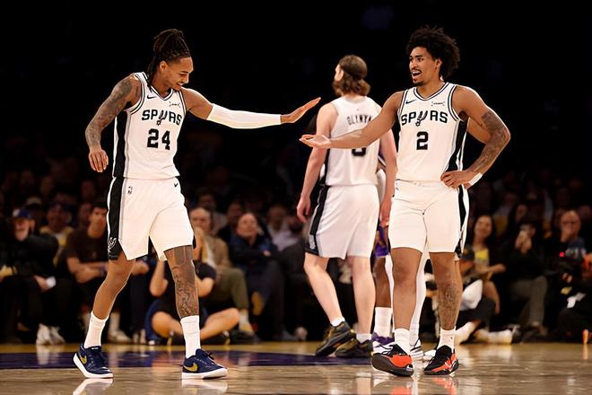 未来巨星！马刺后场新秀已经是球队不可或缺的超级板凳了？