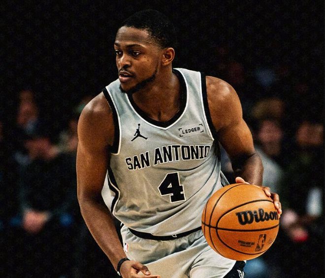 單節(jié)21分創(chuàng)造歷史鵜鶘新秀33+10+10，榜眼準絕殺，馬刺拒25分逆轉